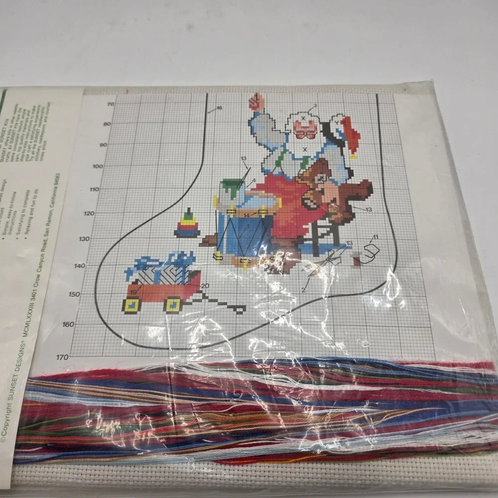 Sunset‎ Cross Stitch Kit Santa's Finishing Touch Red White 1983 Vintage Stocking